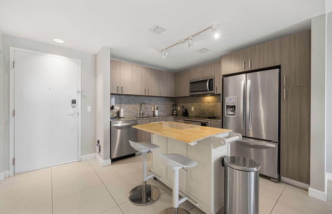 Downtown Doral Condo w-Free Parking - Foto 22