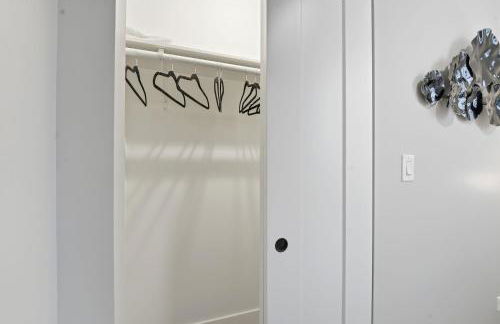 Comfy Condo - Gym Free Parking & Modern Amenities - Foto 21