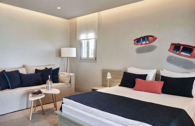 Poseidon of Paros - Photo 24