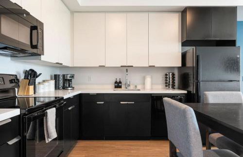 Chic and Cozy Home, Walk to Little Tokyo with Parking - Foto 14