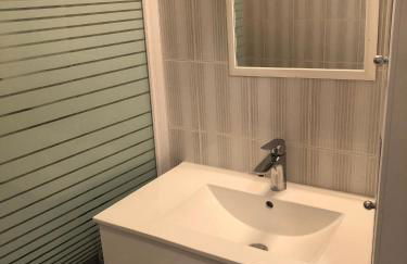 Joli T2 les pieds dans l’eau , piscine tennis.... - Foto 2