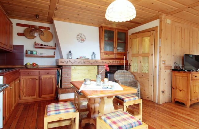 Belvilla by OYO Hilltop Chalet in Lamon With Views - Foto 14