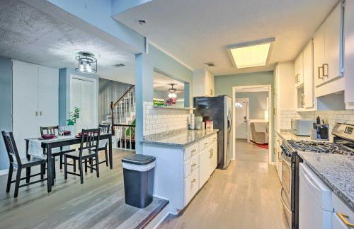 Aggie Game Day Retreat about 1 Mi to Texas A and M! - Photo 12