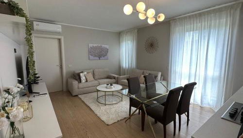 The Captain Apartments Marina next to Verbella Leonardo Academy MXP - Photo 3