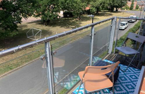 Stylish Apartment Sleeps 6, 2 Bed, 2 Bath, Free Parking & WIFI, Nr NEC & Uni - Foto 34