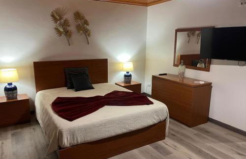 Alvarenga House - Photo 10