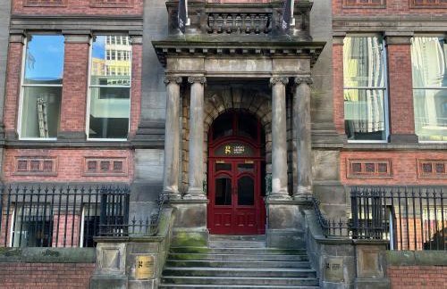 Stylish 2-Bed Apartment – Prime Leeds City Centre - Foto 44