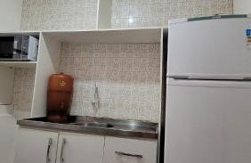 Quarto em apartamento com vida a pé no BOM FIM - Foto 2