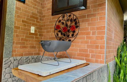 Chalé 2 Alto na Montanha, com garagem coberta - Foto 21