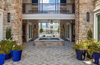 Landing Stylish 1BD Clubhouse Pool - Foto 21