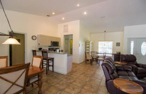 Hernando 4BR-3BA Private Pool Oasis - Photo 4