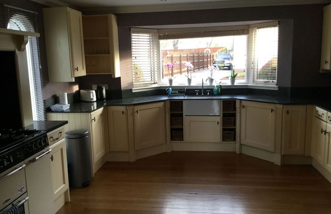 Inverness Apartments - West Heather - Photo 9