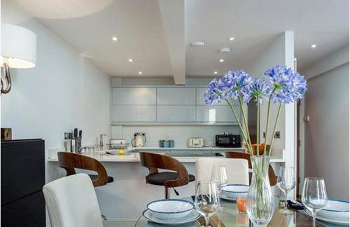 Deganwy Tower Apartment - Photo 18