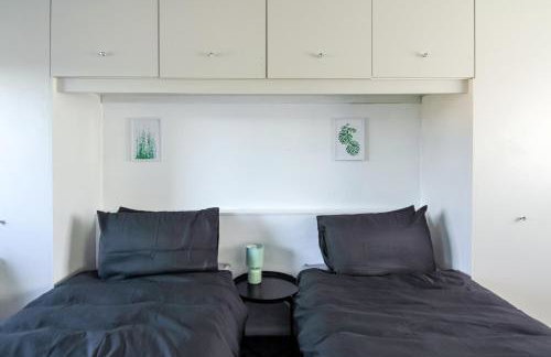 Modern 2BR Home in SK14, WIFI, Parking, Sleeps 5 - Foto 7