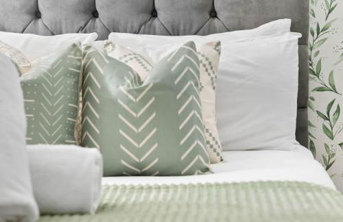 Spacious 5 Bedroom & 5 Bathrooms House - Garden - Parking - Netflix 376MW - Foto 31