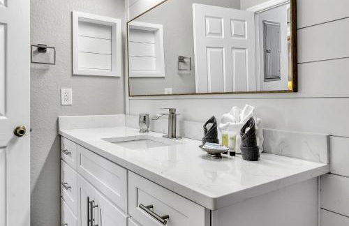 The Perch-2 Miles from Disney, Movie Theatre & Water Park - Foto 3