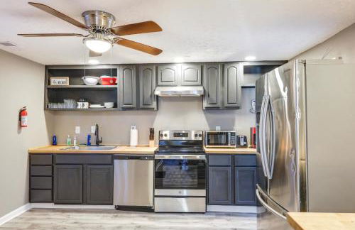 Cozy Newport Cottage Near Stadiums and Downtown - Foto 9