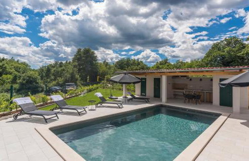 Villa Macan with Private Pool, Sauna & Garden - Photo 6