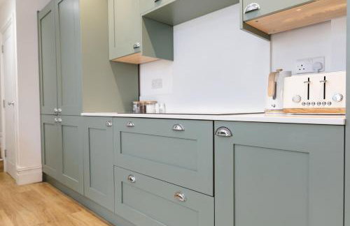 Bay City Studio Apartments - Foto 34