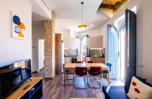 BrightHouse with Warm and Friendly Vibes - Photo 2