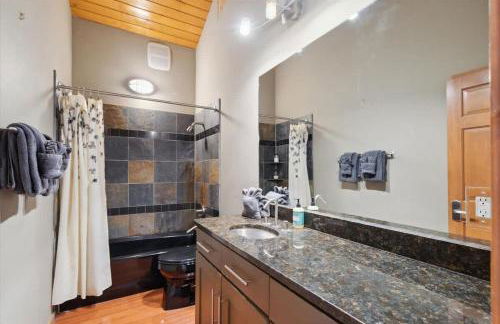 Luxe & Leisure in Fairways- An Oasis in the Woods - Foto 28