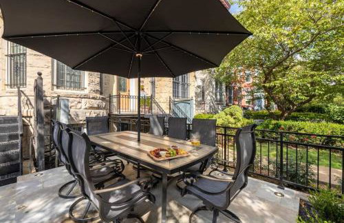 Luxury 4-BR with Free Parking in Heart of DC - Steps to Metro - Photo 4
