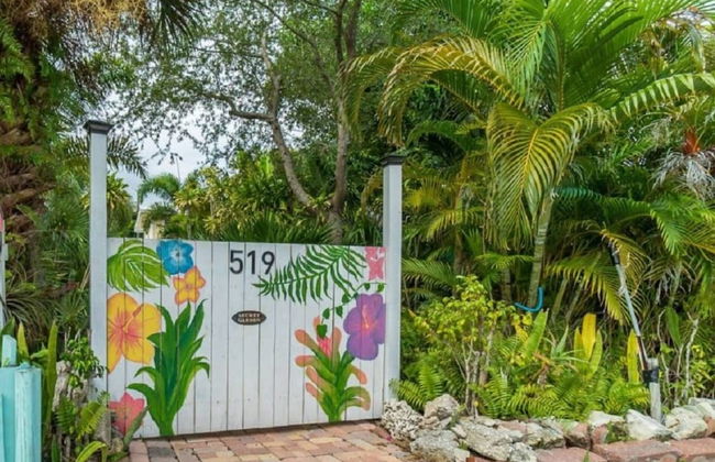The Secret Garden Home Close to Beach, Shops, Restaurants, Pet Friendly, Close to Lucerne Ave! - Foto 16