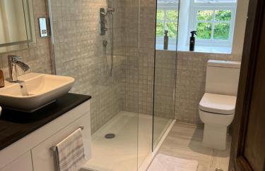 Richmond Hill Cottages, Exclusive 6 bedroom Farm House, Markington with heated pool - Photo 25