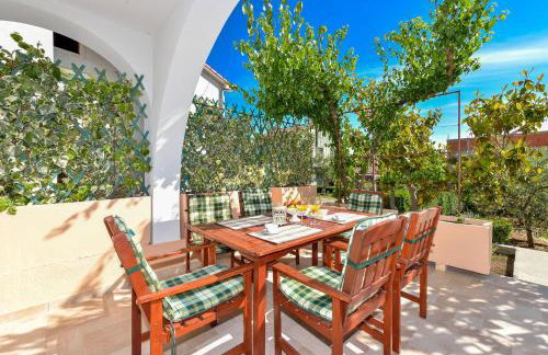 Villa Zdenka with heated pool - Photo 38