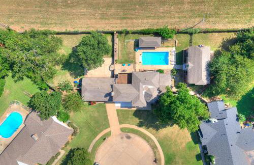 3 King Beds- Near OU-No Bunks-Private Suites - Foto 59