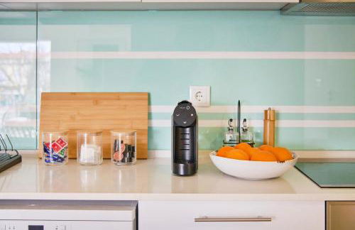 Beachside Modern Flat with AC, By TimeCooler - Foto 43