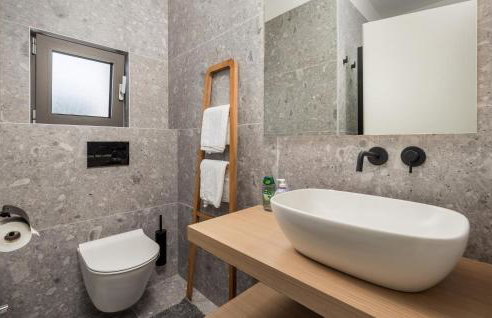 Amazing Apartment In Omisalj - Foto 32