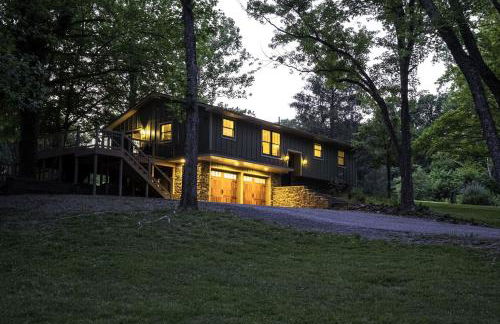 Family-Friendly 3BR Home w Bunk Room & Yard - Photo 39