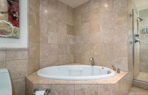 Luxury Lakeview Retreat - Hot Tub, SUP, Sauna & More! - Foto 29