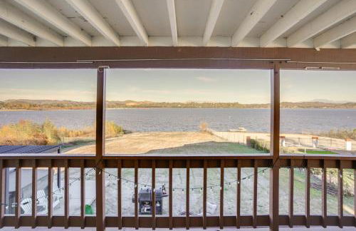 Waterfront Getaway on Lake Elsinore with Swim Spa - Foto 14