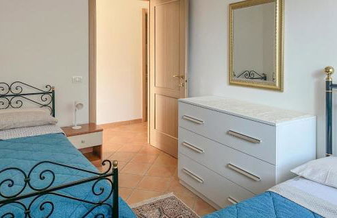 2 Bedroom Awesome Apartment In Gubbio - Foto 17