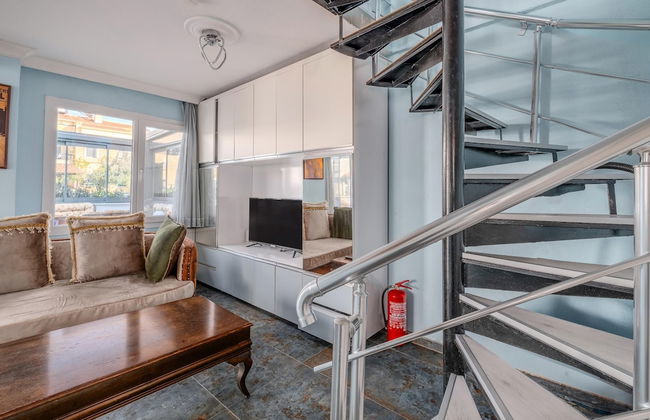 Villa With Terrace Right by the Sea in Urla - Photo 9