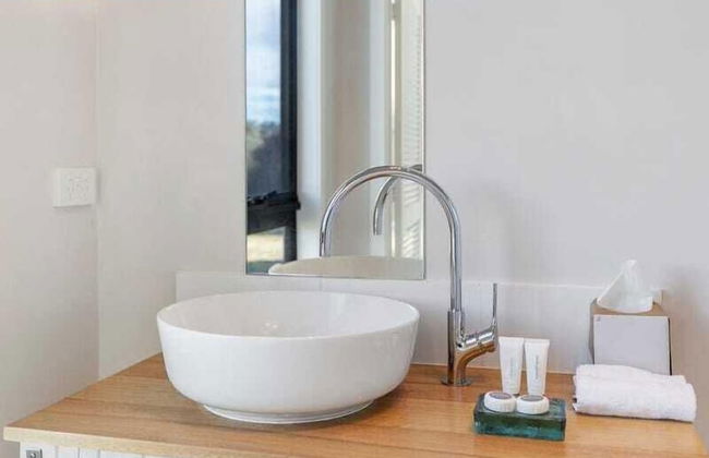 Flotsam Studio Accommodation - Photo 40