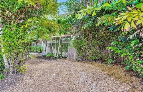 Heated pool, parking, 5 min walk to food and fun! - Foto 29