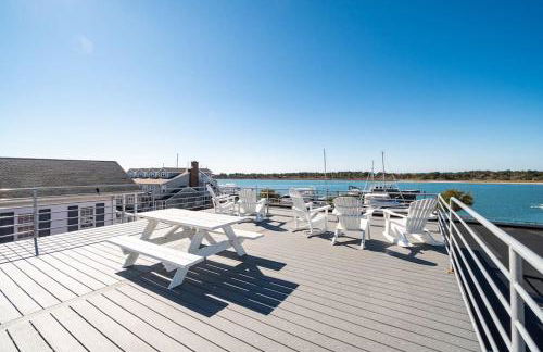 Why Knot Getaway…Rooftop with WaterView! Unit F - Foto 22