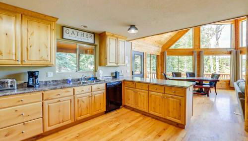 Strawberry Valley Villa -Stunning Views w/ Firepit - Foto 4