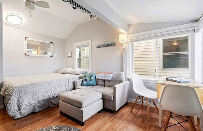 Just Beachy Charming Studio! - Photo 5