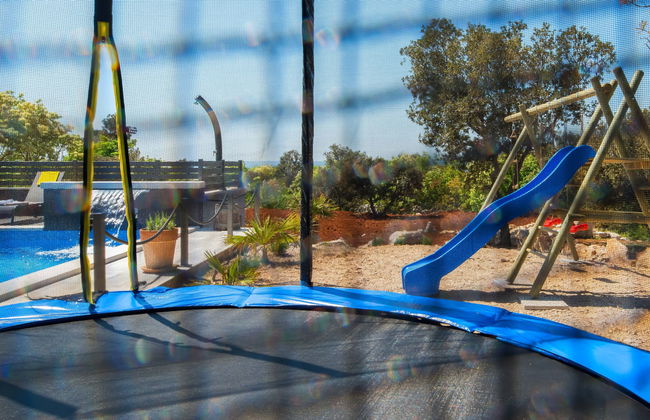 Villa with Swimming Pool, Outdoor Kitchen, Sauna, Hot Tub, Play Area, Sea View - Foto 73