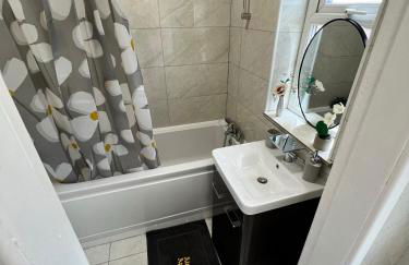 Alexandra Apartment -Secured Parking -2 Bedrooms - Photo 22