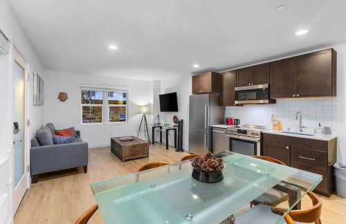 The Sweetest Hideaway - 81 Walkscore! - Foto 9