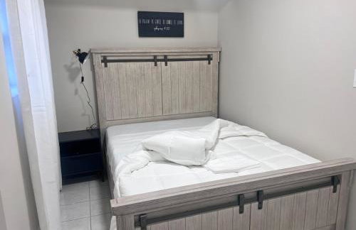 Haven 2 Bedroom by EWR airport - Photo 3