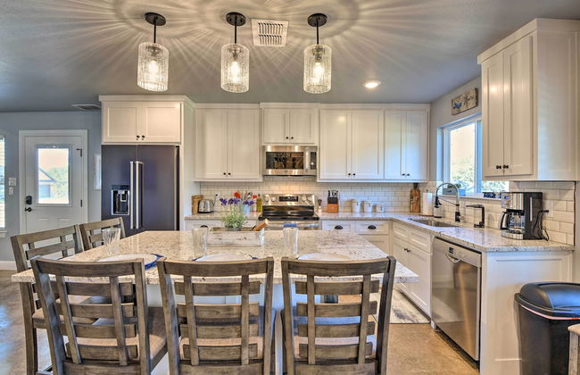 Hot Tub and Fire Pit! Cozy Granbury Escape Near Lake - Foto 17