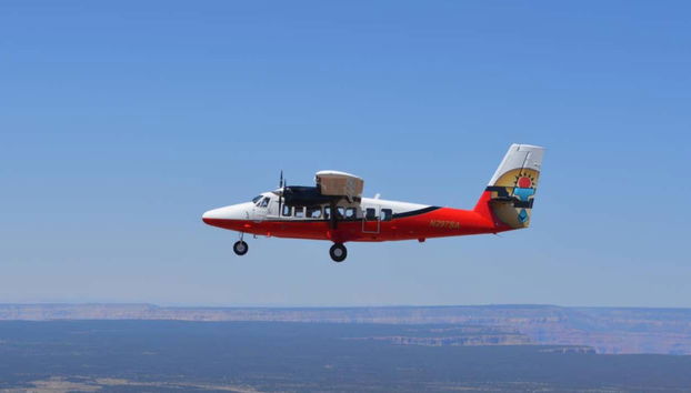 Monomotor sobre o deserto do Arizona