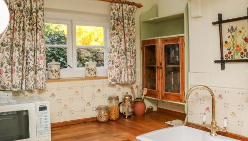 Vine Cottage - Photo 5