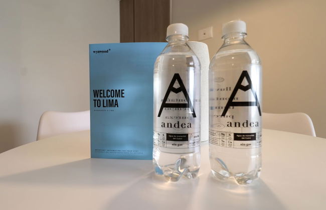 w Glorious 1BR w Balcony in Miraflores - Photo 6